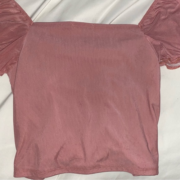 Off the shoulder pink mauve crop top. - Picture 3 of 3